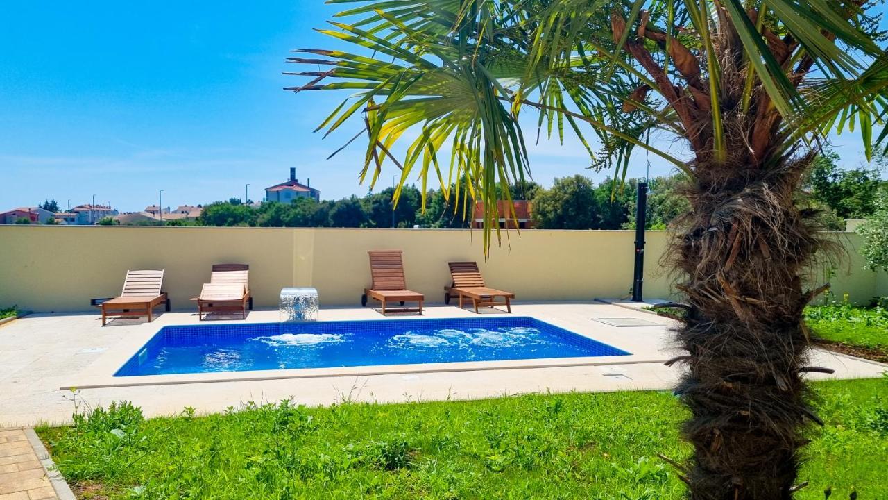Holiday Home - Istrian Dream With Swimming Pool Перой Екстериор снимка